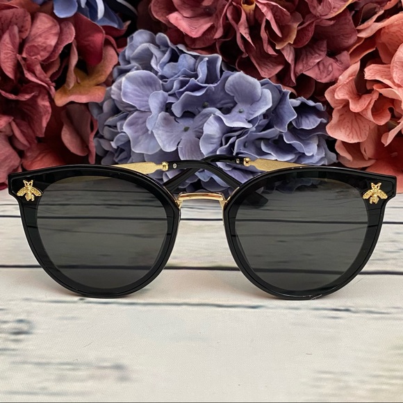 Vintage Black Gradient Sunglasses with Gold Bee - Picture 7 of 16